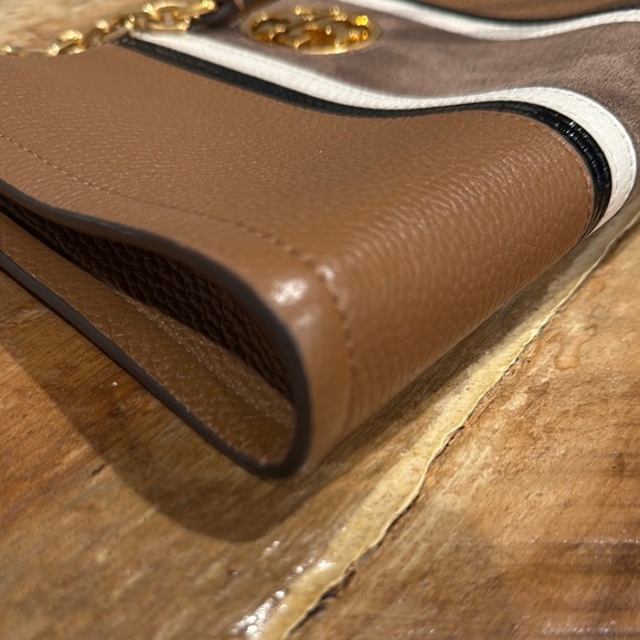 Tory Burch Carson Stripe Leather Crossbody Bag - Picture 7 of 8